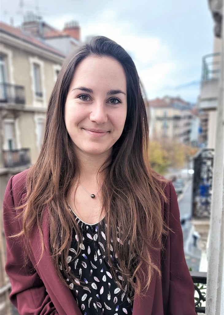 Coralline Meyer, décoratrice d'intérieur et graphiste sur Grenoble et à distance.